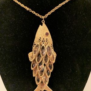 Articulated fish necklace